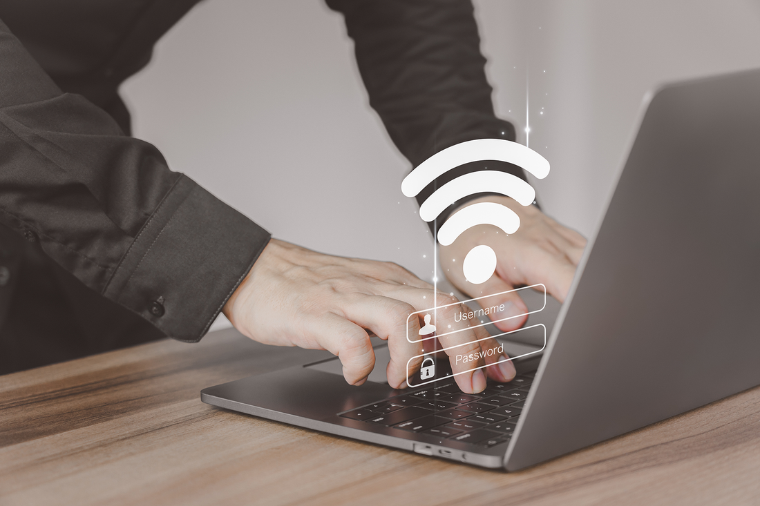 De Gevaren van Openbare Wi-Fi: Wat U Moet Weten en Hoe U Zichzelf Kunt Beschermen